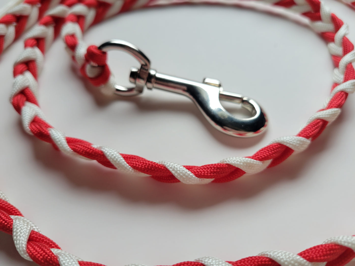 Paracord Braided Dog Leash Lead 5 1/2 ft (Red & White) Chevron Med or Lg Dog Training Walking