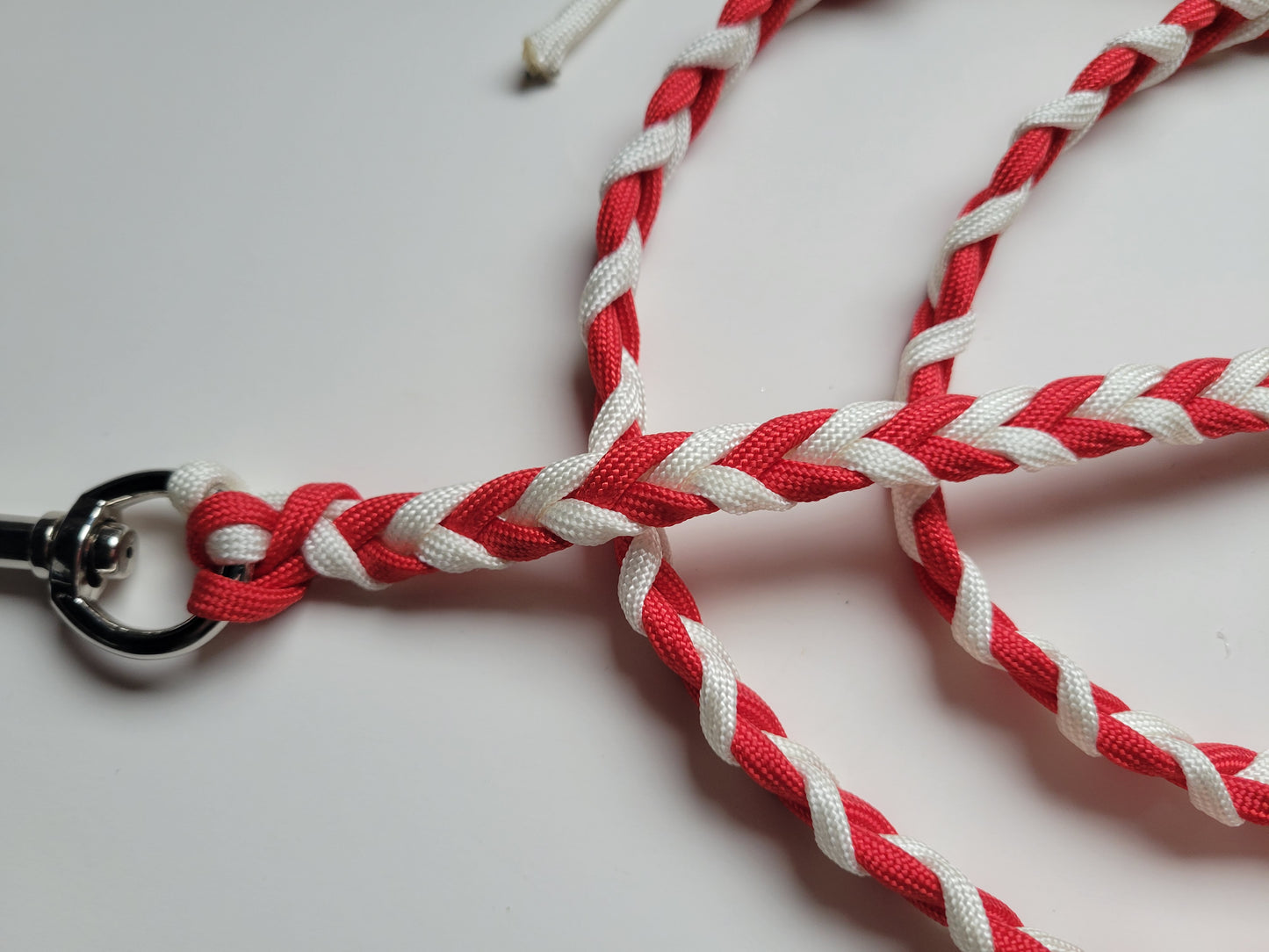 Paracord Braided Dog Leash Lead 5 1/2 ft (Red & White) Chevron Med or Lg Dog Training Walking