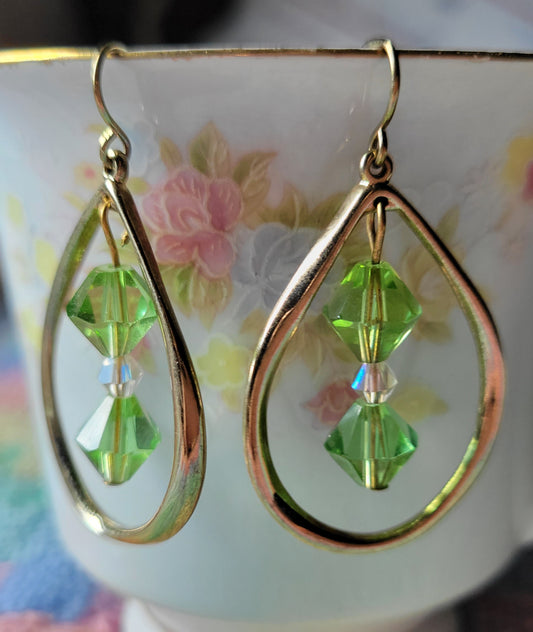 Pretty Gold Tone Tear Drop  Light Green Crystal Dangle Drop Fashion Earrings