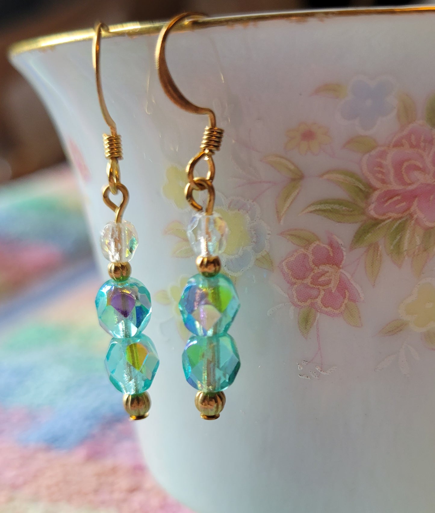 Pretty Gold Tone Light Green Crystal Dangle Drop Fashion Earrings