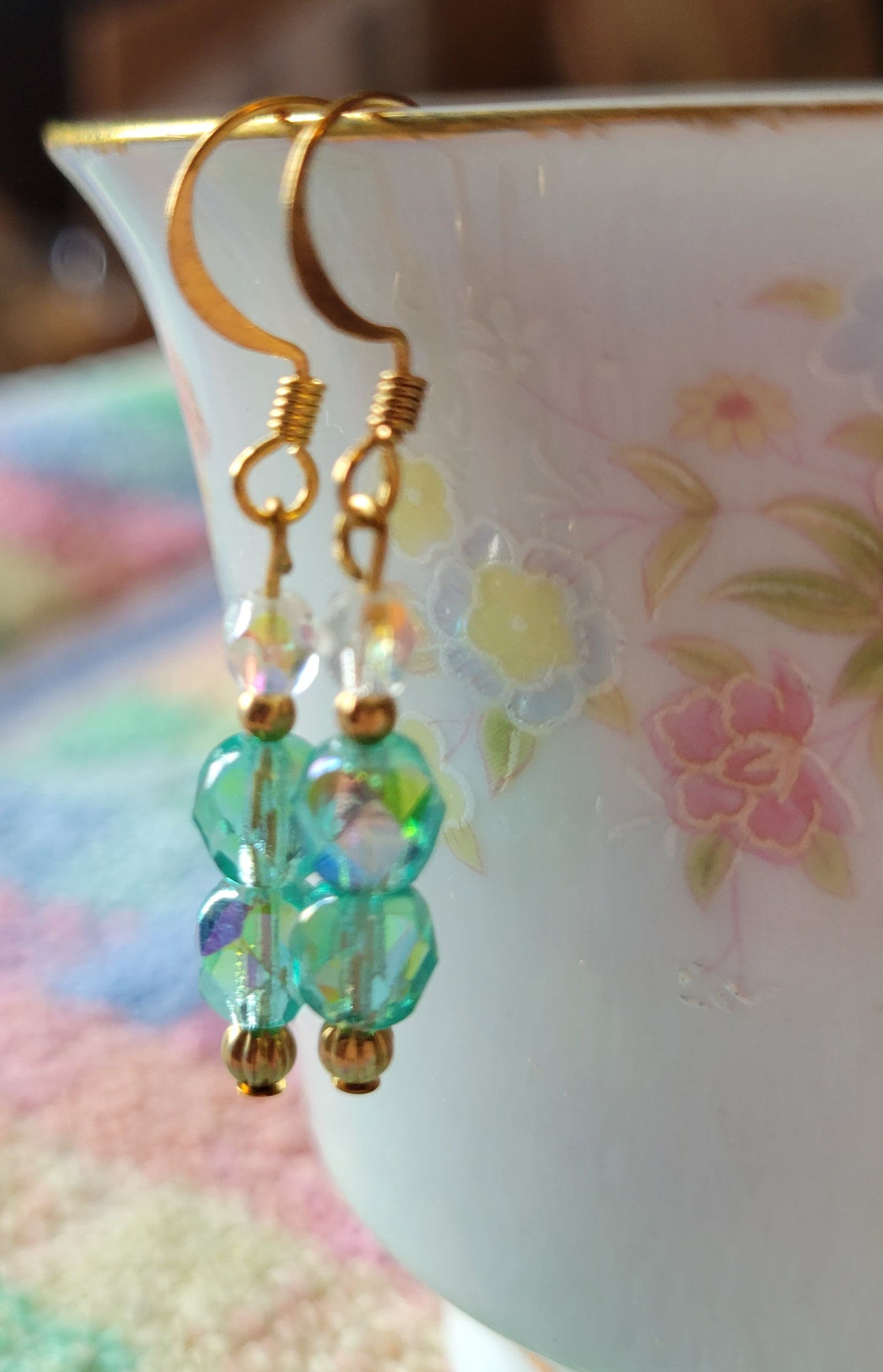Pretty Gold Tone Light Green Crystal Dangle Drop Fashion Earrings