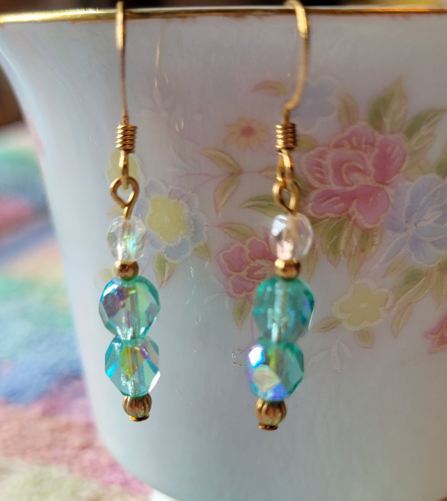 Pretty Gold Tone Light Green Crystal Dangle Drop Fashion Earrings