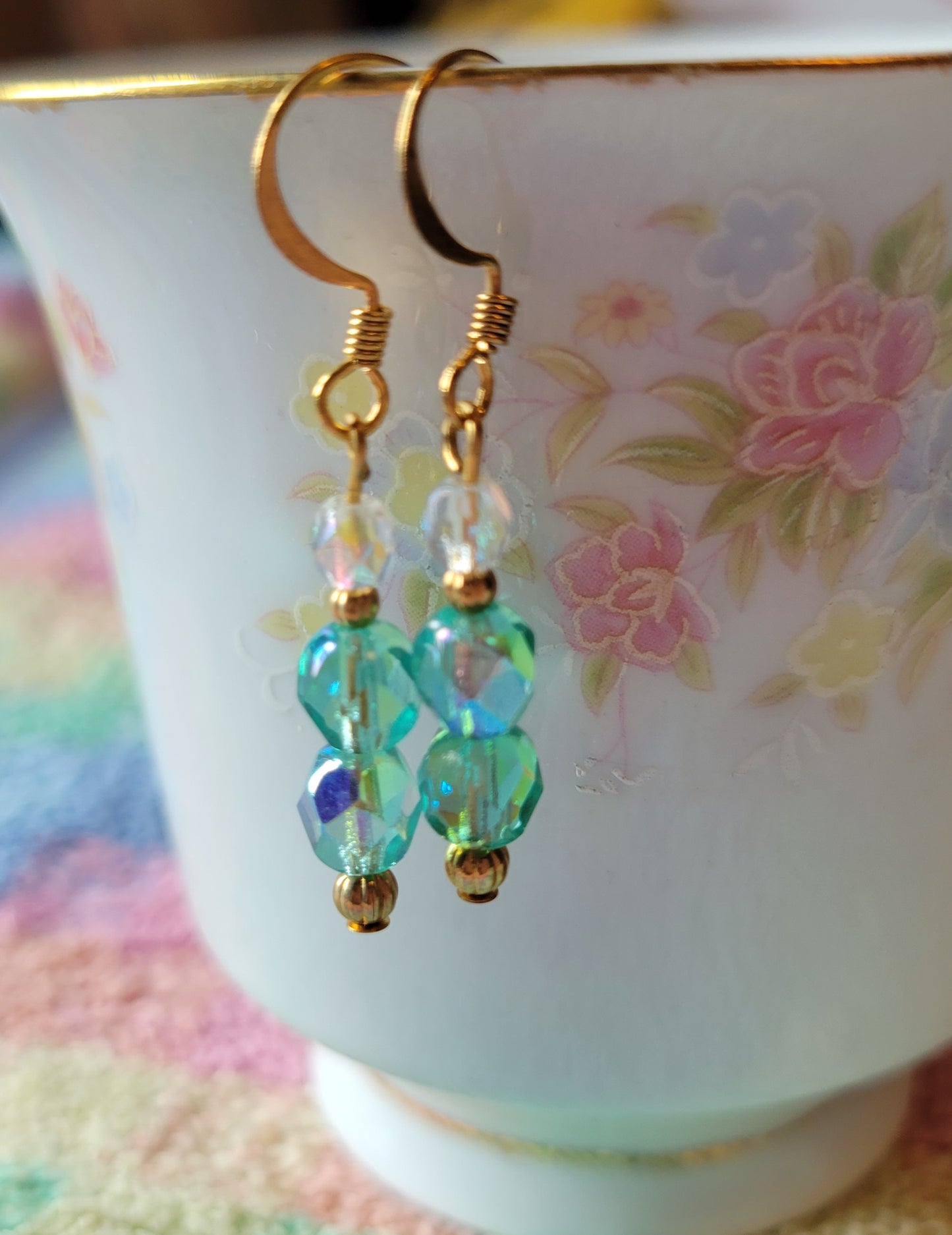 Pretty Gold Tone Light Green Crystal Dangle Drop Fashion Earrings