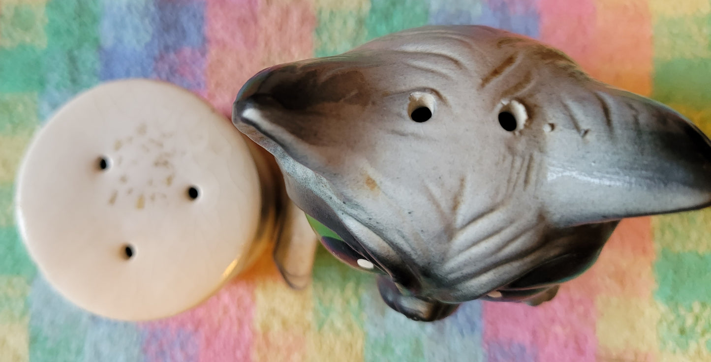 Vintage Gray CAT & TRASH CAN Japan Salt & Pepper Shakers