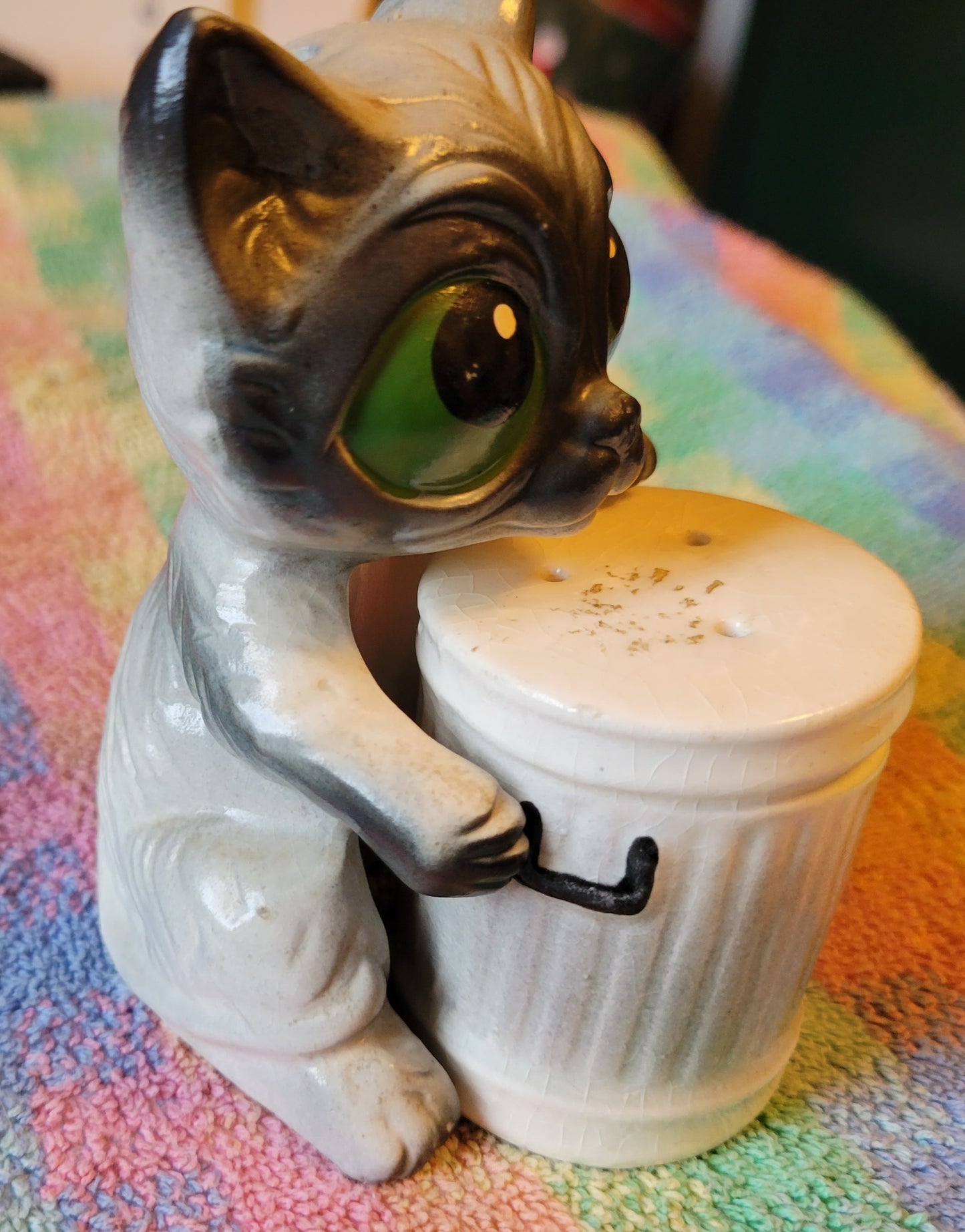 Vintage Gray CAT & TRASH CAN Japan Salt & Pepper Shakers