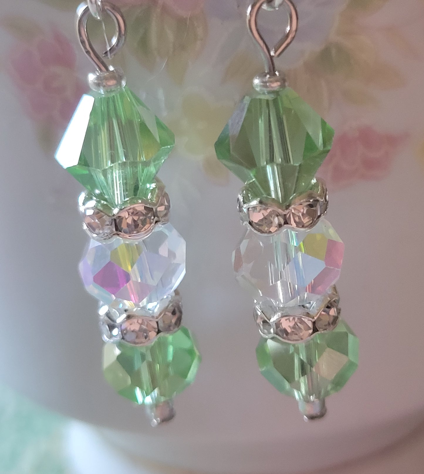 Artisan Light GREEN Crystal Dangle Silvertone Rhinestone Earrings French Wire
