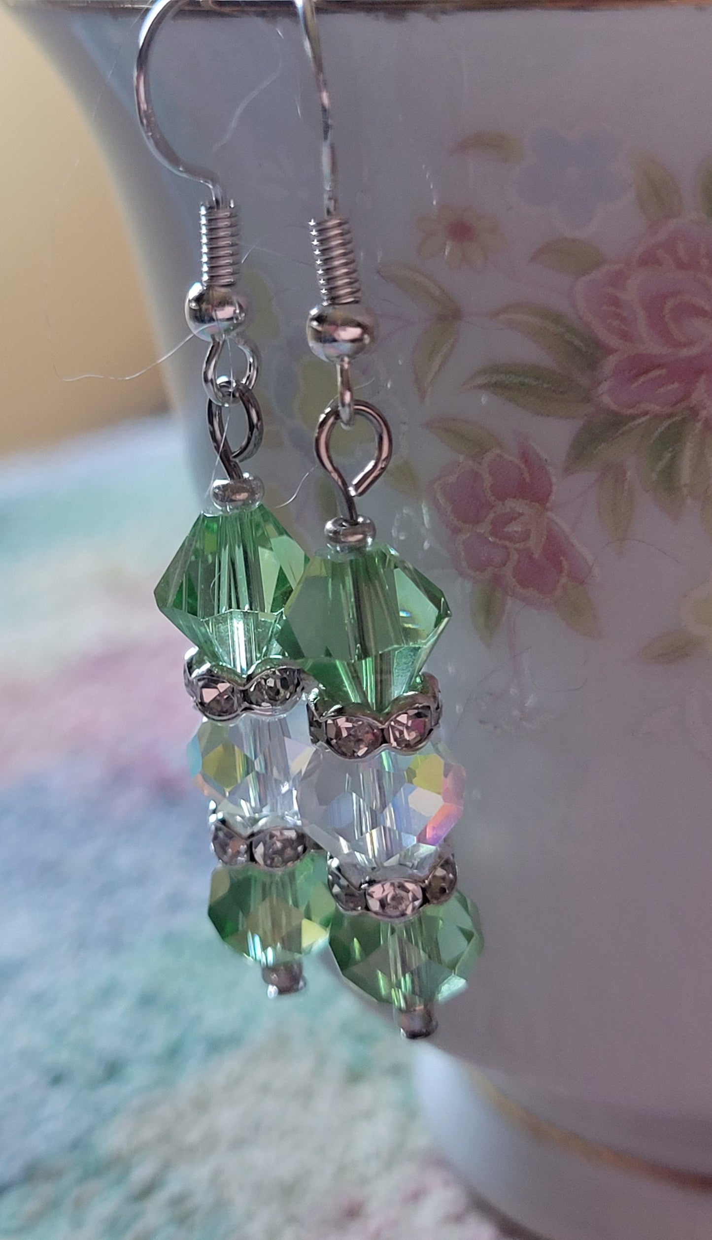 Artisan Light GREEN Crystal Dangle Silvertone Rhinestone Earrings French Wire