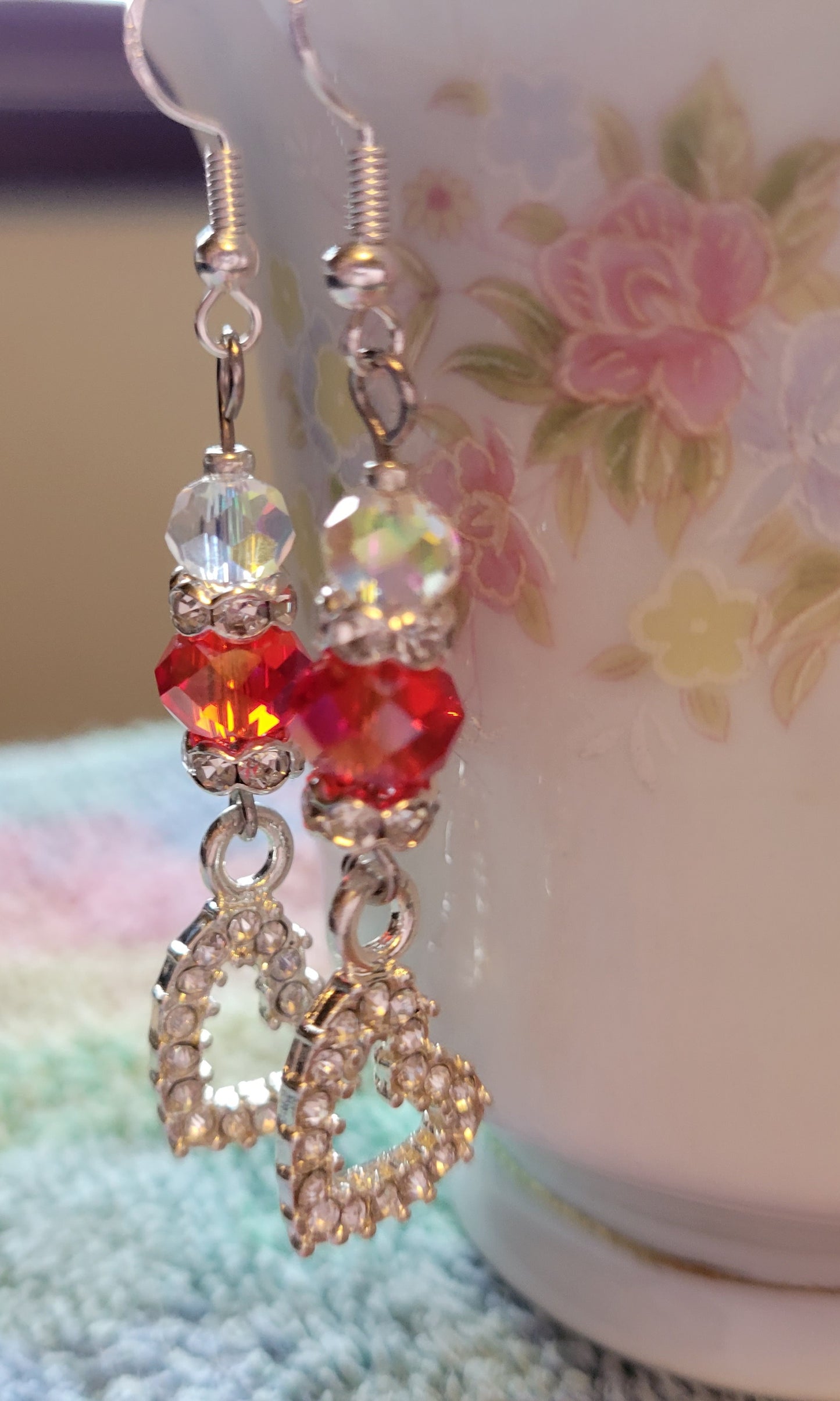 Artisan Pretty Rhinestone Hearts RED Crystal Dangle Earrings Silvertone...