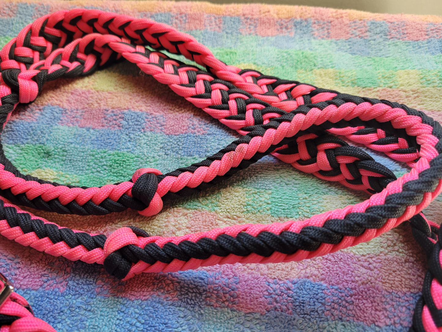 Barrel Reins Pink & Black Knotted Paracord By Tough-1 For Horse