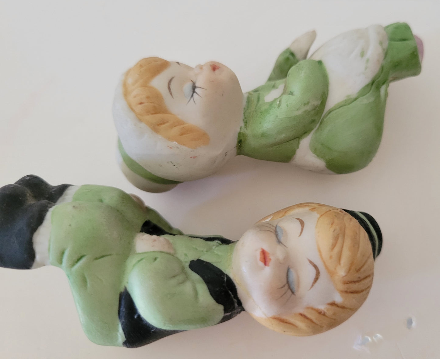 Dutch Boy & Girl Sitting Couple Holland Vintage Salt & Pepper Shakers Taiwan 1960s