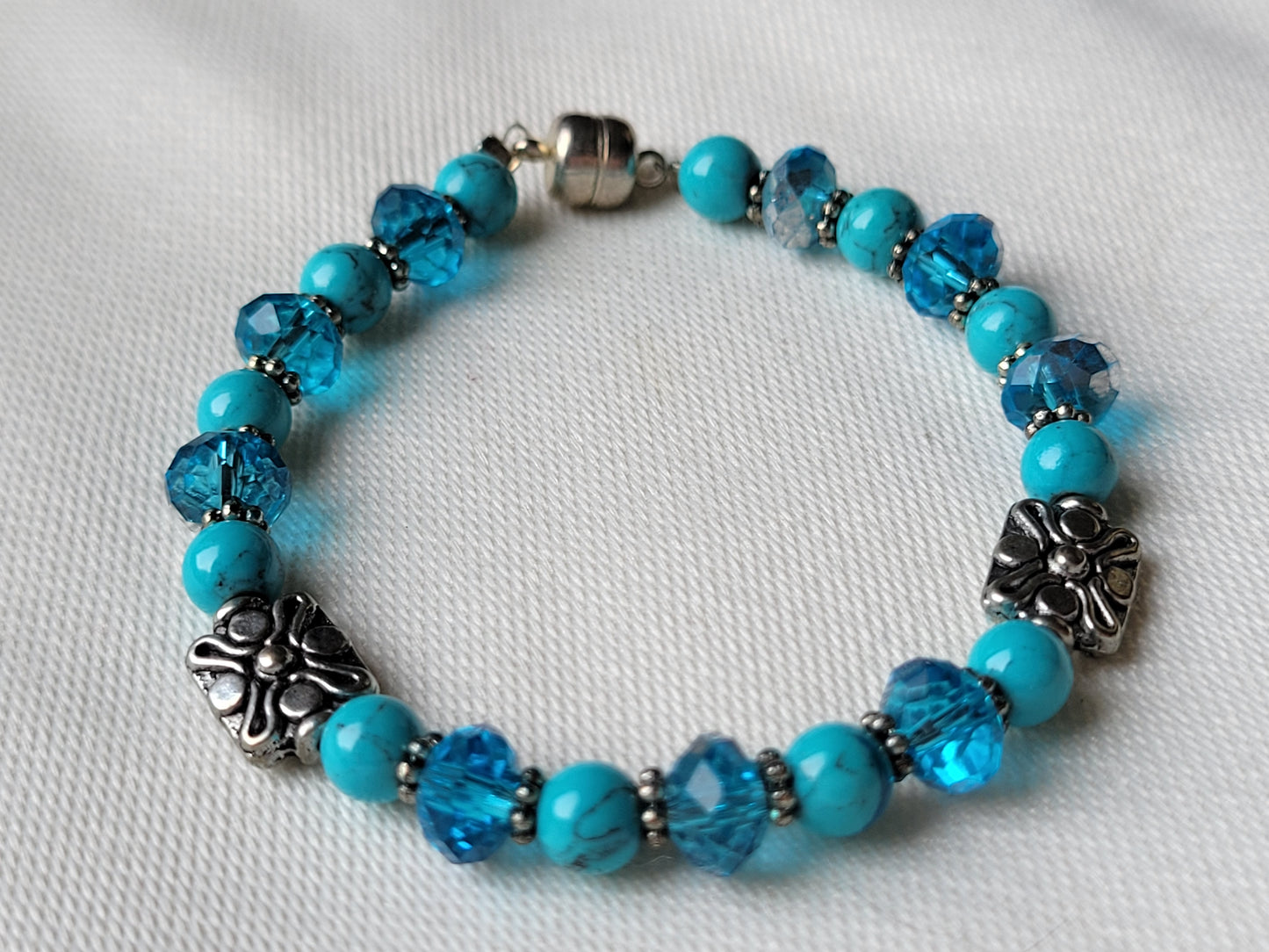 Turquoise Blue Beads & Crystal Beaded Silver Tone Bracelet Magnetic Clasp