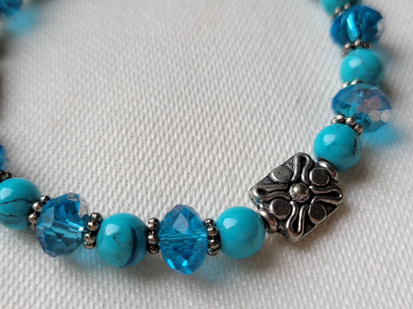 Turquoise Blue Beads & Crystal Beaded Silver Tone Bracelet Magnetic Clasp