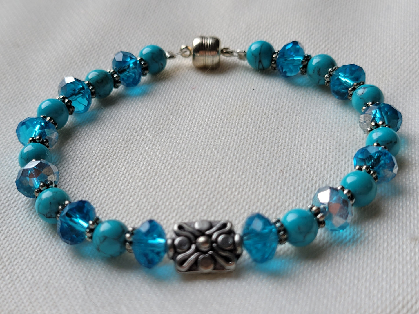 Turquoise & Crystal Beaded Silver Tone Womens Bracelet Magnetic Clasp