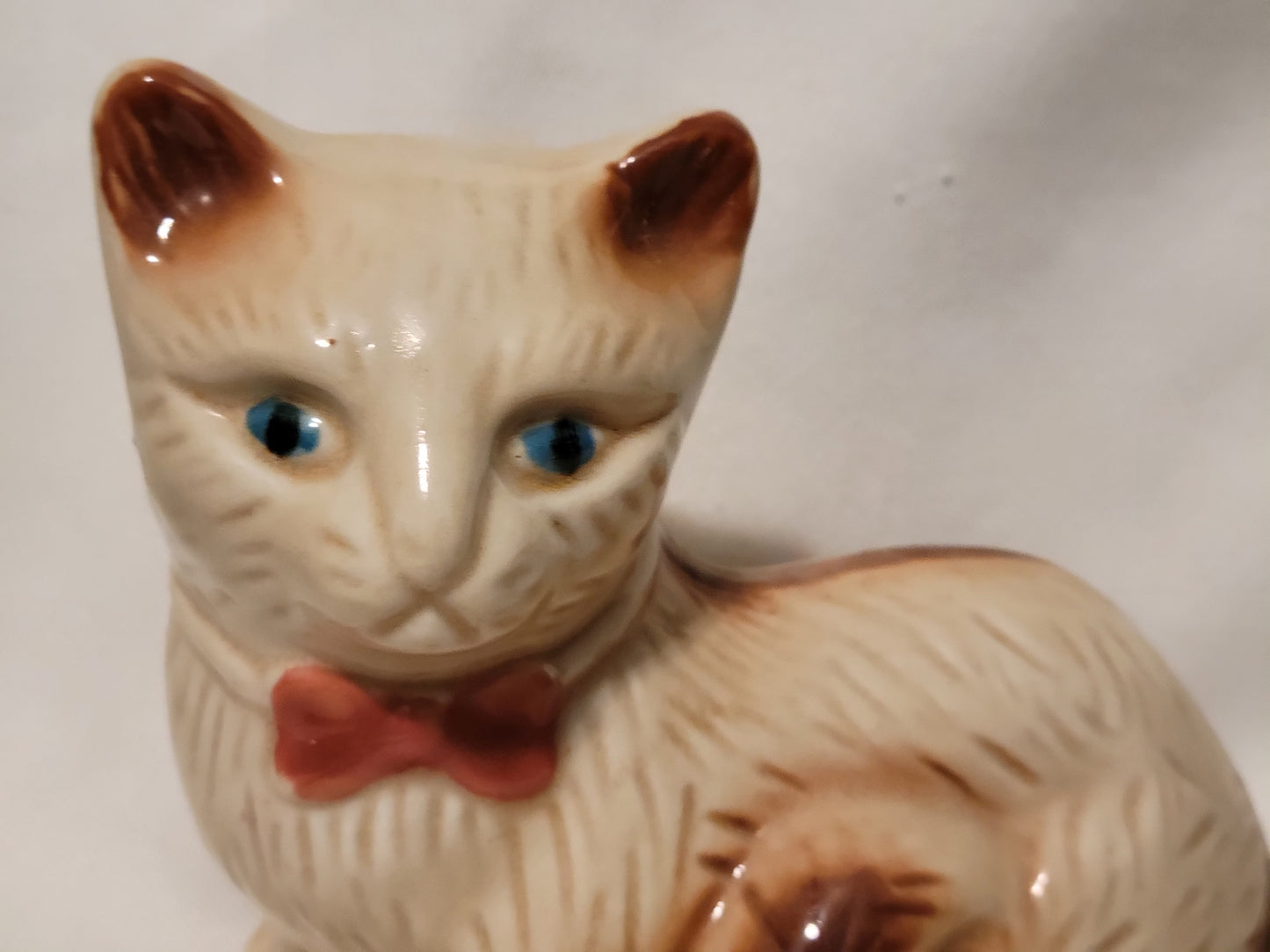 Vintage Sitting CAT Kitten BRAZIL Porcelain Figure Statue Collectible