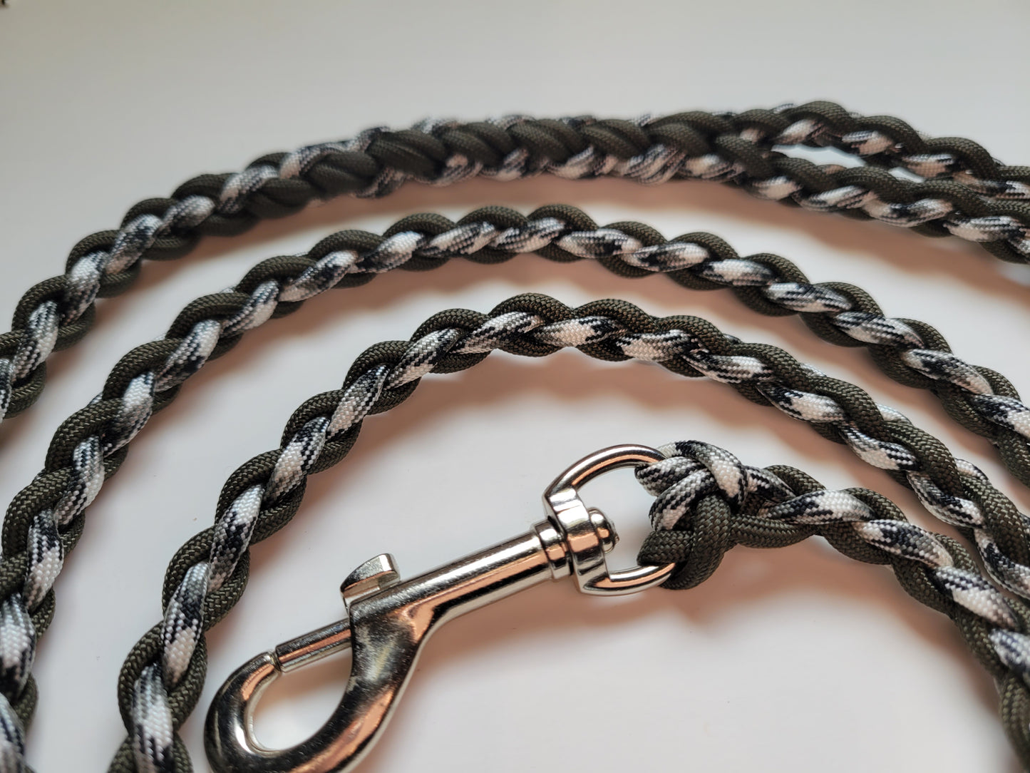 Paracord Braided Dog Leash Lead 5 1/2 ft (Olive Drab & Camo) Med or Lg Dog Training Walking