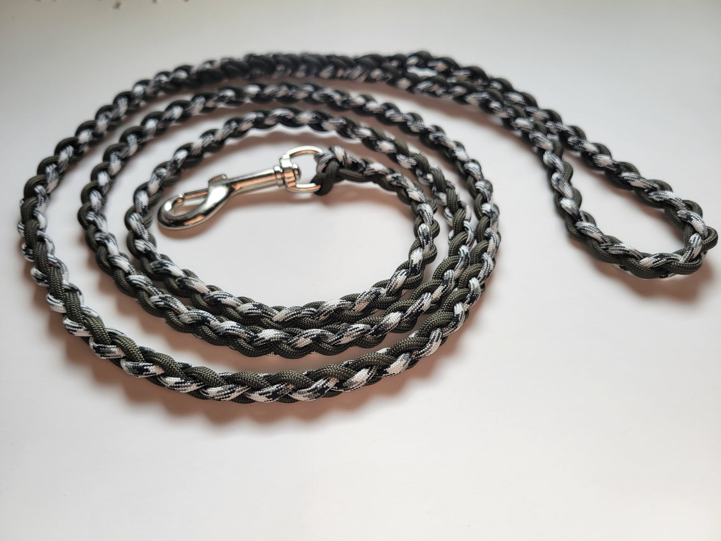 Paracord Braided Dog Leash Lead 5 1/2 ft (Olive Drab & Camo) Med or Lg Dog Training Walking