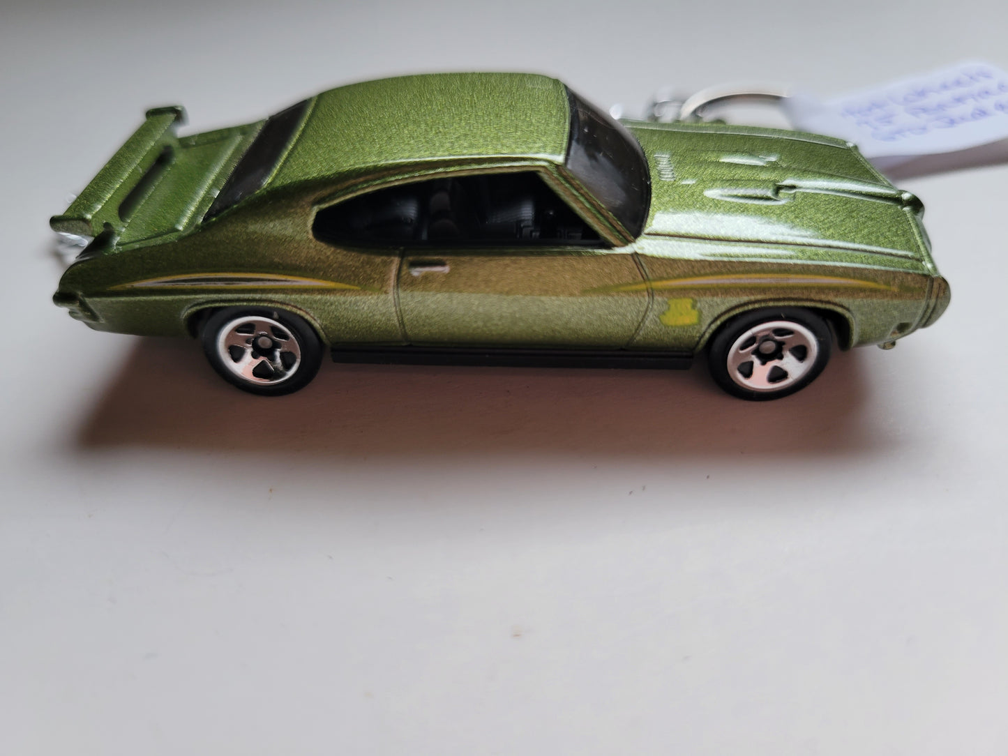 Diecast Car Keychain Hot Wheels 75 Pontiac GTO JUDGE (Green)