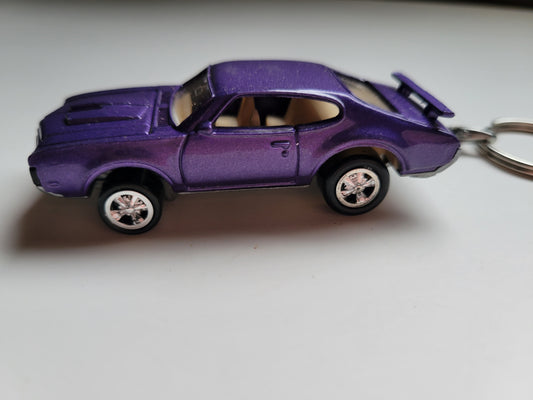 Diecast Car Keychain Johnny Lightening Muscle Cars 69 Olds 442 (Purple)