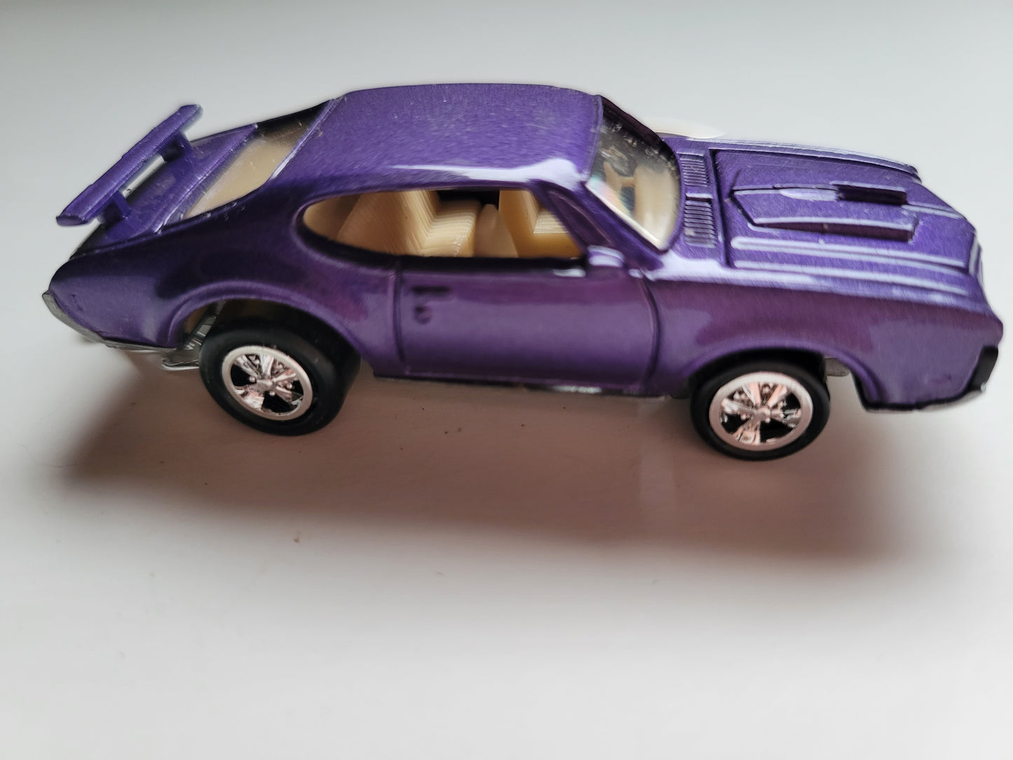 Diecast Car Keychain Johnny Lightening Muscle Cars 69 Olds 442 (Purple)