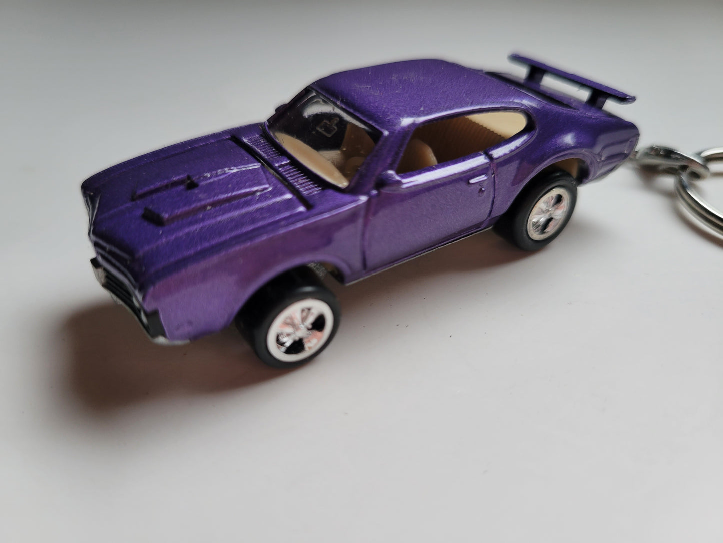 Diecast Car Keychain Johnny Lightening Muscle Cars 69 Olds 442 (Purple)