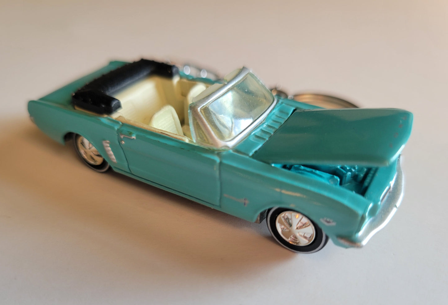 Diecast Car Keychain Johnny Lightening MUSTANG Convertible (Turquoise Blue)