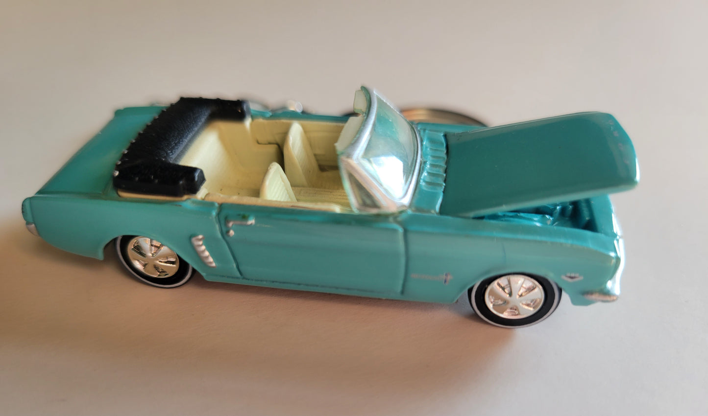 Diecast Car Keychain Johnny Lightening MUSTANG Convertible (Turquoise Blue)