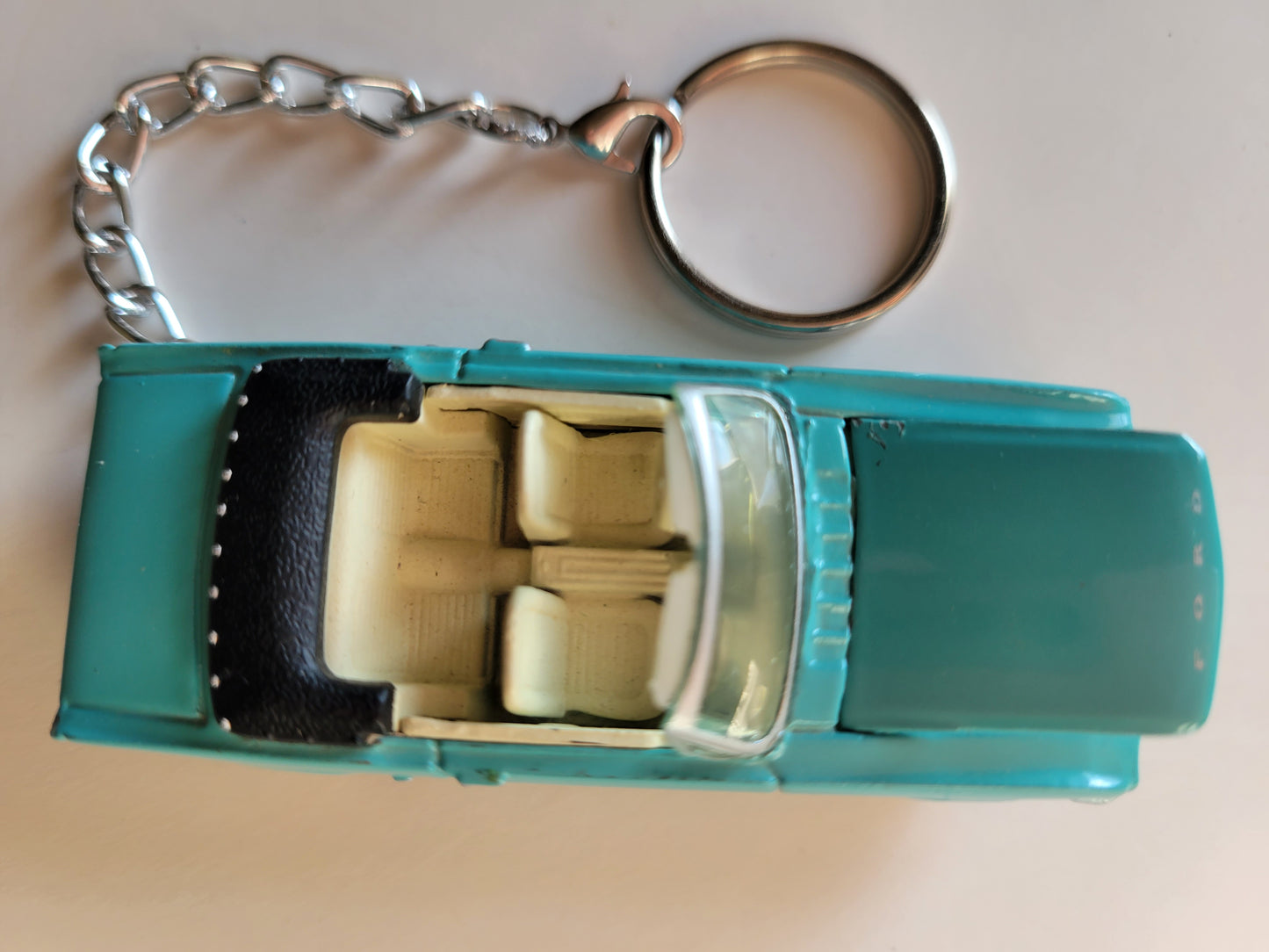 Diecast Car Keychain Johnny Lightening MUSTANG Convertible (Turquoise Blue)