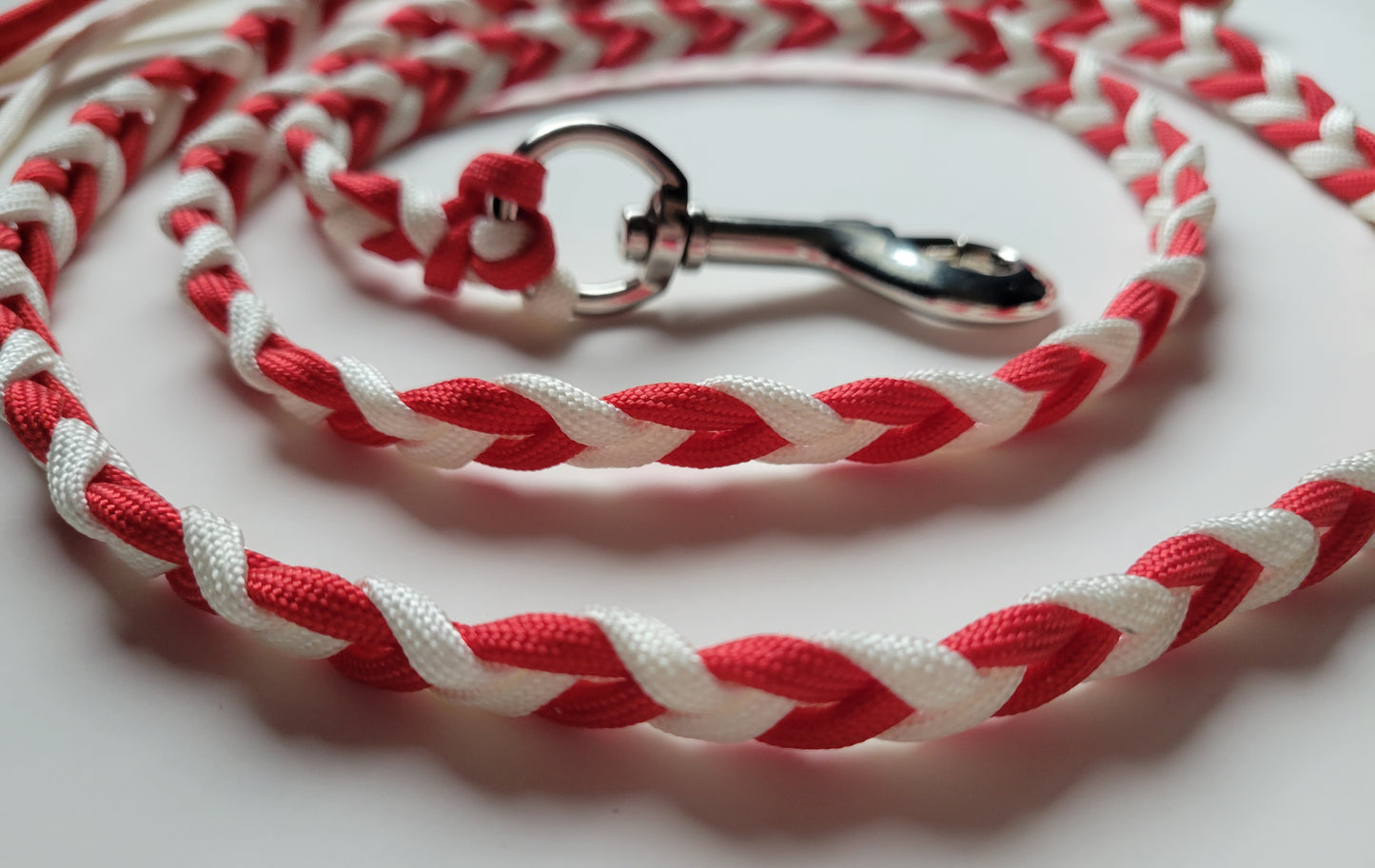 Paracord Braided Dog Leash Lead 5 1/2 ft  (Red & White) Chevron Med to Lg Dog Training Walking