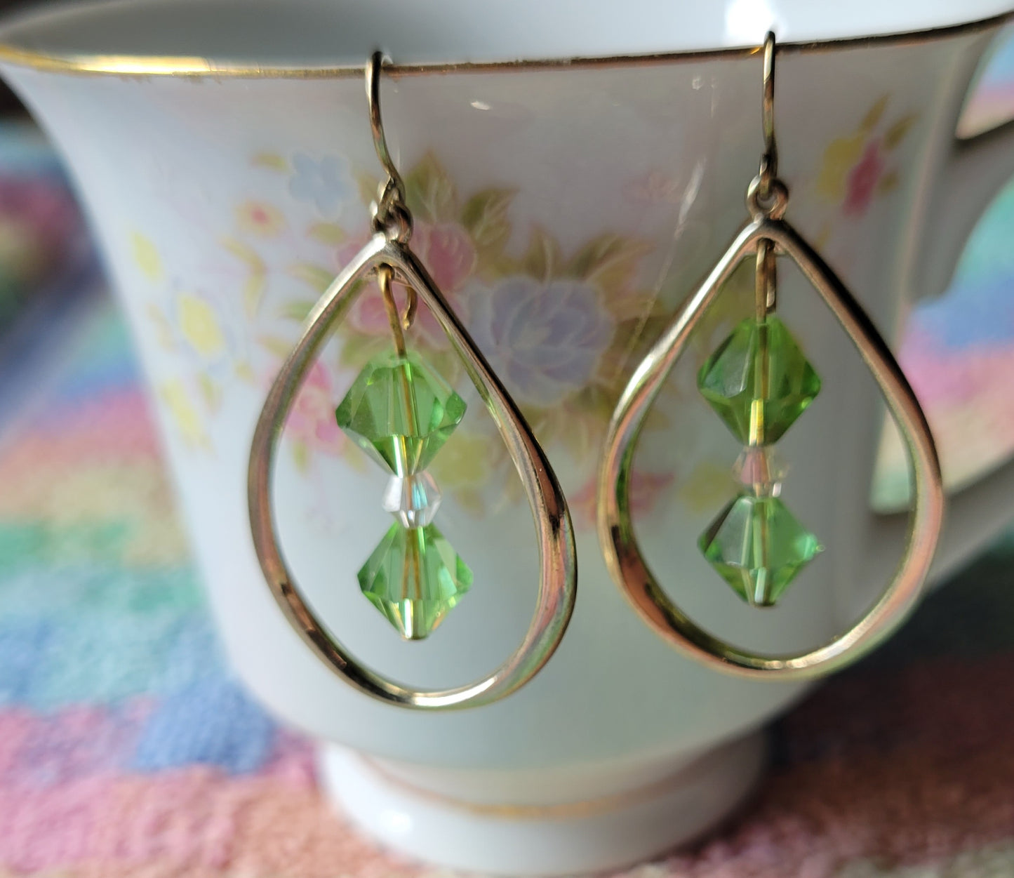 Pretty Gold Tone Tear Drop  Light Green Crystal Dangle Drop Fashion Earrings