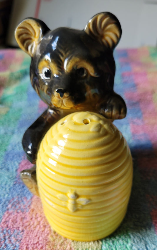 Vintage Japan BEAR 🐻 & BEEHIVE Salt Pepper Shakers ☆Very Cute!☆
