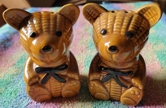 BEARS With BOWS  Salt Pepper Shakers Set Vintage Taiwan So Cute!