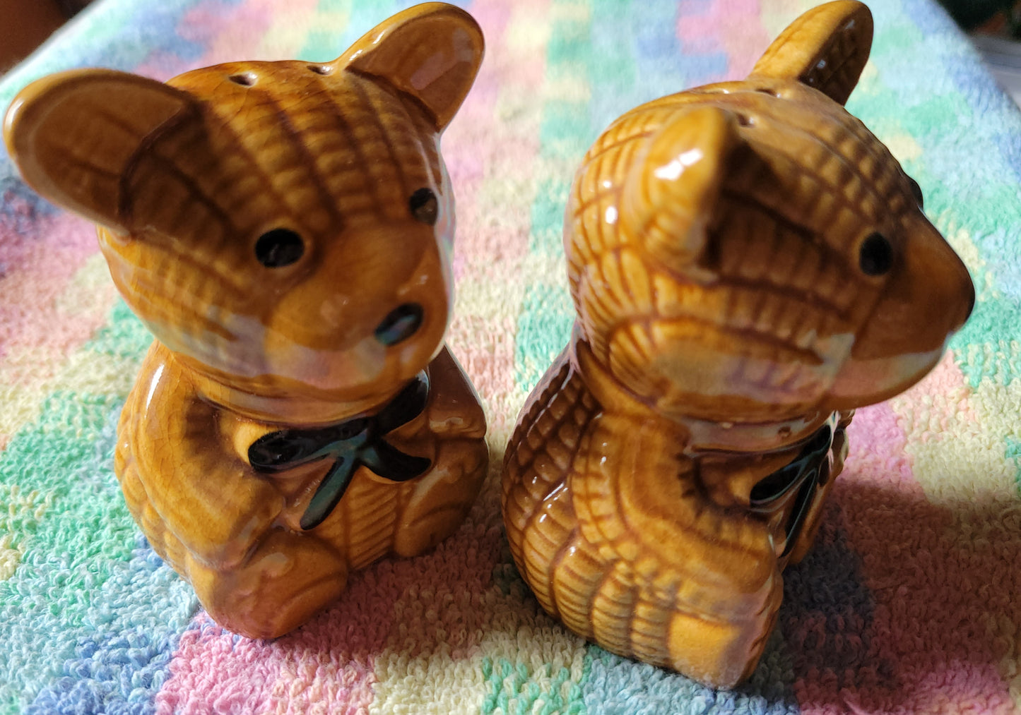 BEARS With BOWS  Salt Pepper Shakers Set Vintage Taiwan So Cute!