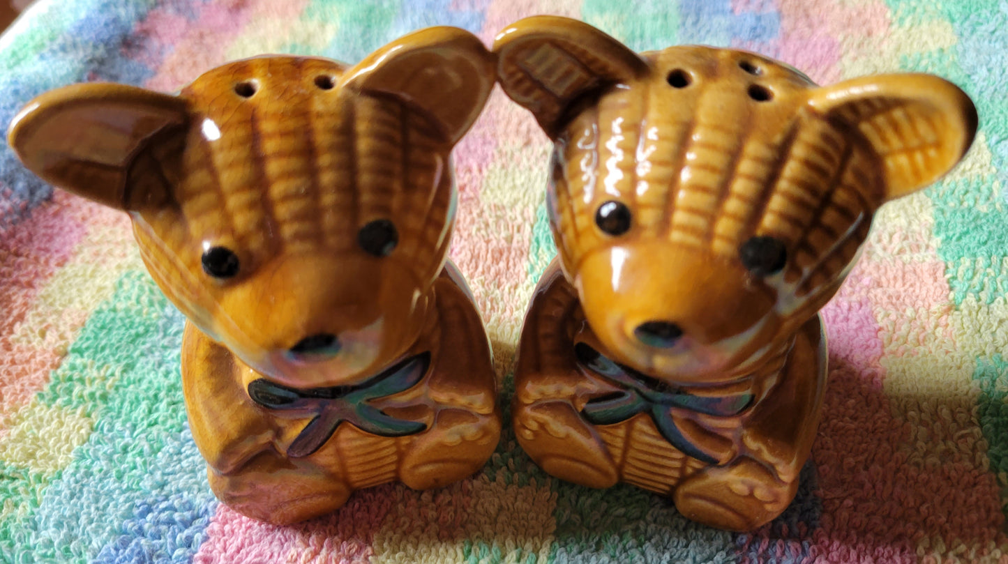 BEARS With BOWS  Salt Pepper Shakers Set Vintage Taiwan So Cute!