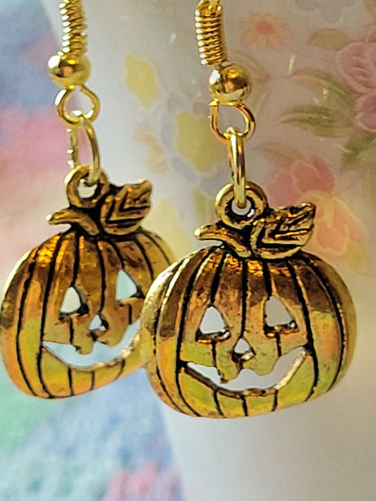 Pretty Pumpkin 🎃 Halloween Dangle Drop Earrings GoldTone Pierced French Wire