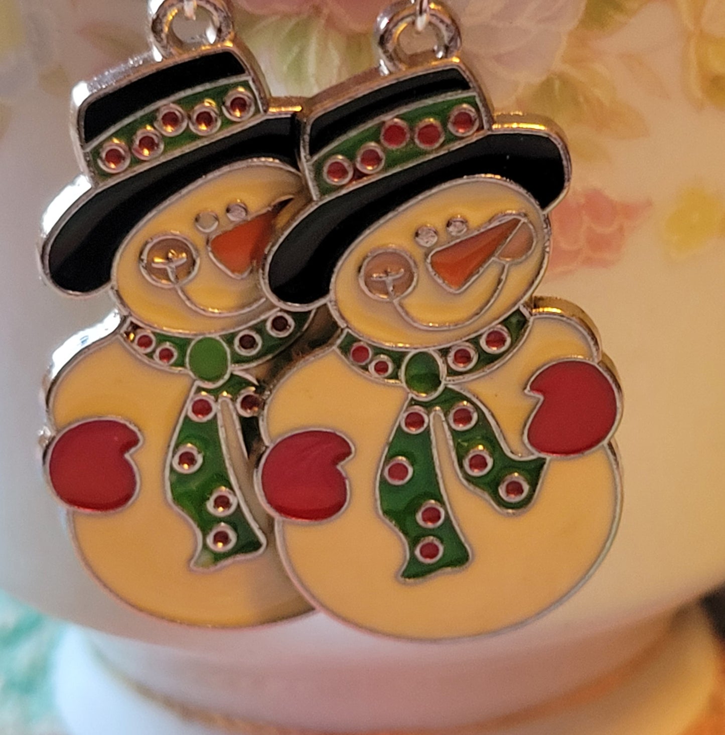 Artisan Adorable SNOWMAN Vintage Style Dangle Drop Earrings French Wire Silvertone Pierced
