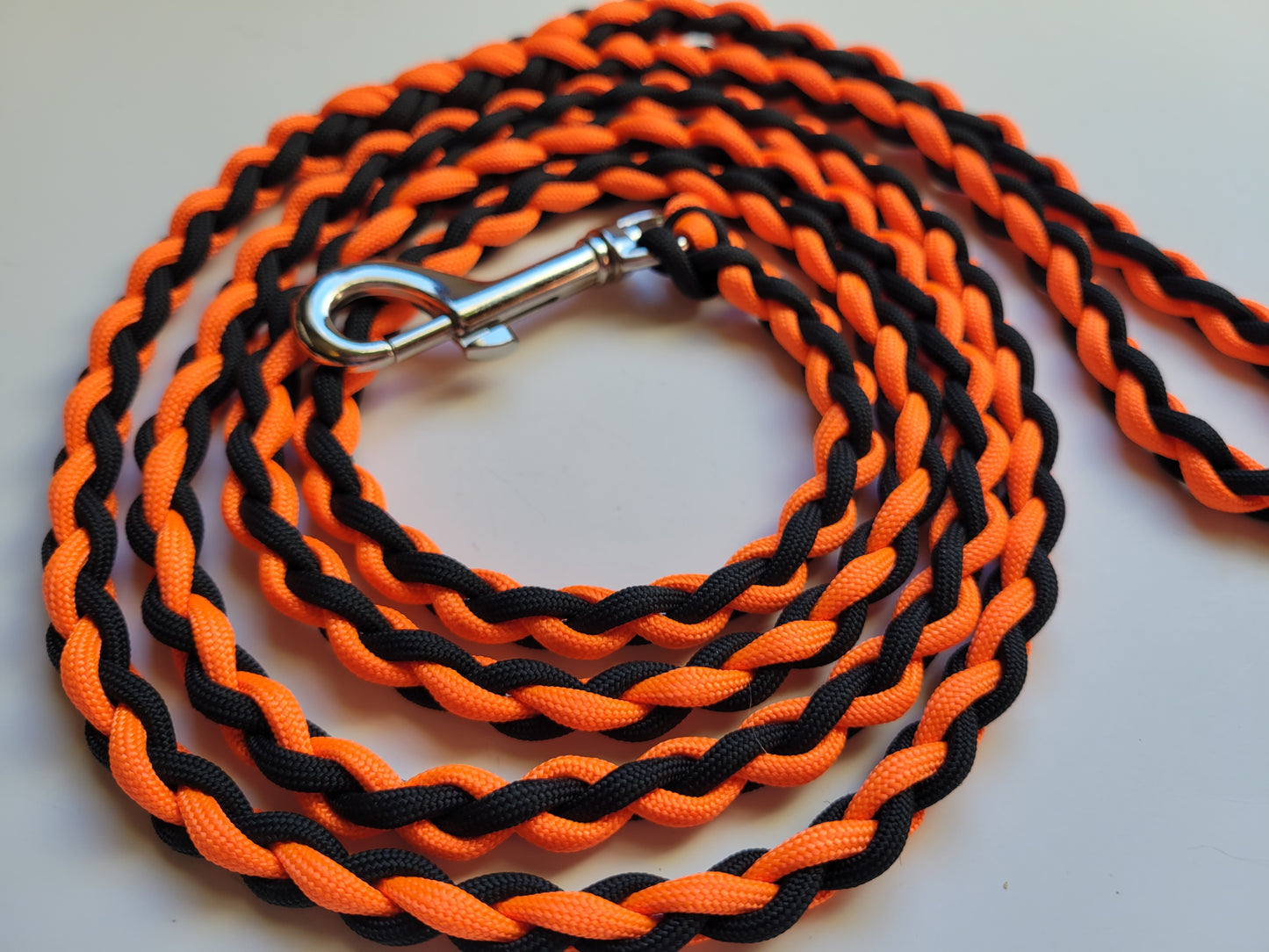 Paracord Braided Dog Leash Lead 6 ft (ORANGE/BLACK) MED or LG Dog Lead Train Walk