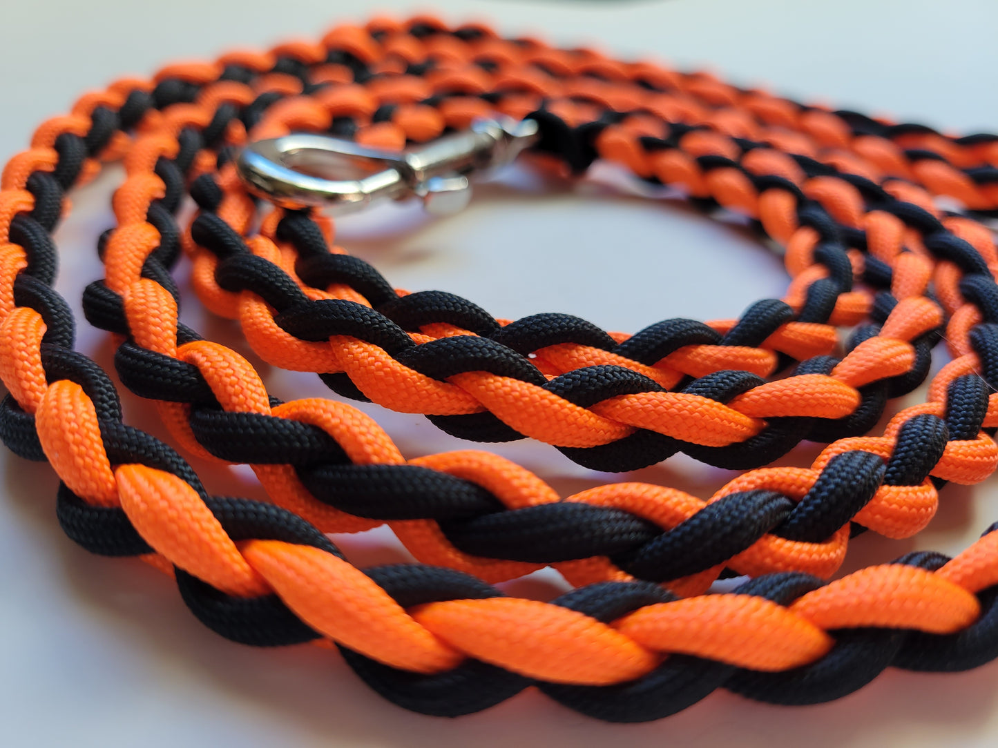 Paracord Braided Dog Leash Lead 6 ft (ORANGE/BLACK) MED or LG Dog Lead Train Walk