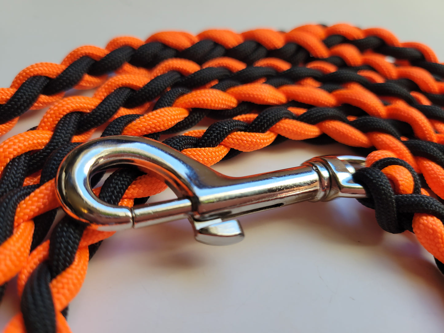 Paracord Braided Dog Leash Lead 6 ft (ORANGE/BLACK) MED or LG Dog Lead Train Walk