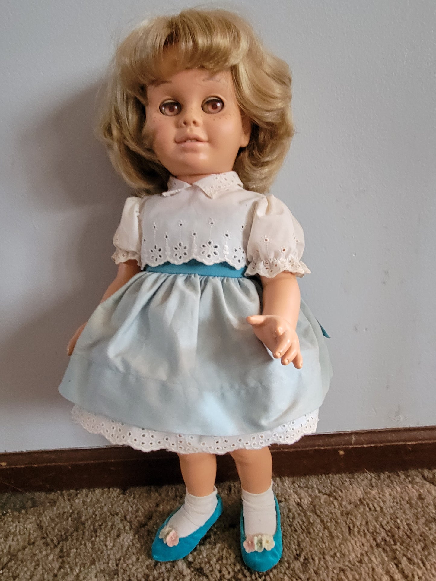 Mattel Chatty Cathy Doll 1998 Reproduction Blue Dress Amber Eyes TALKS!