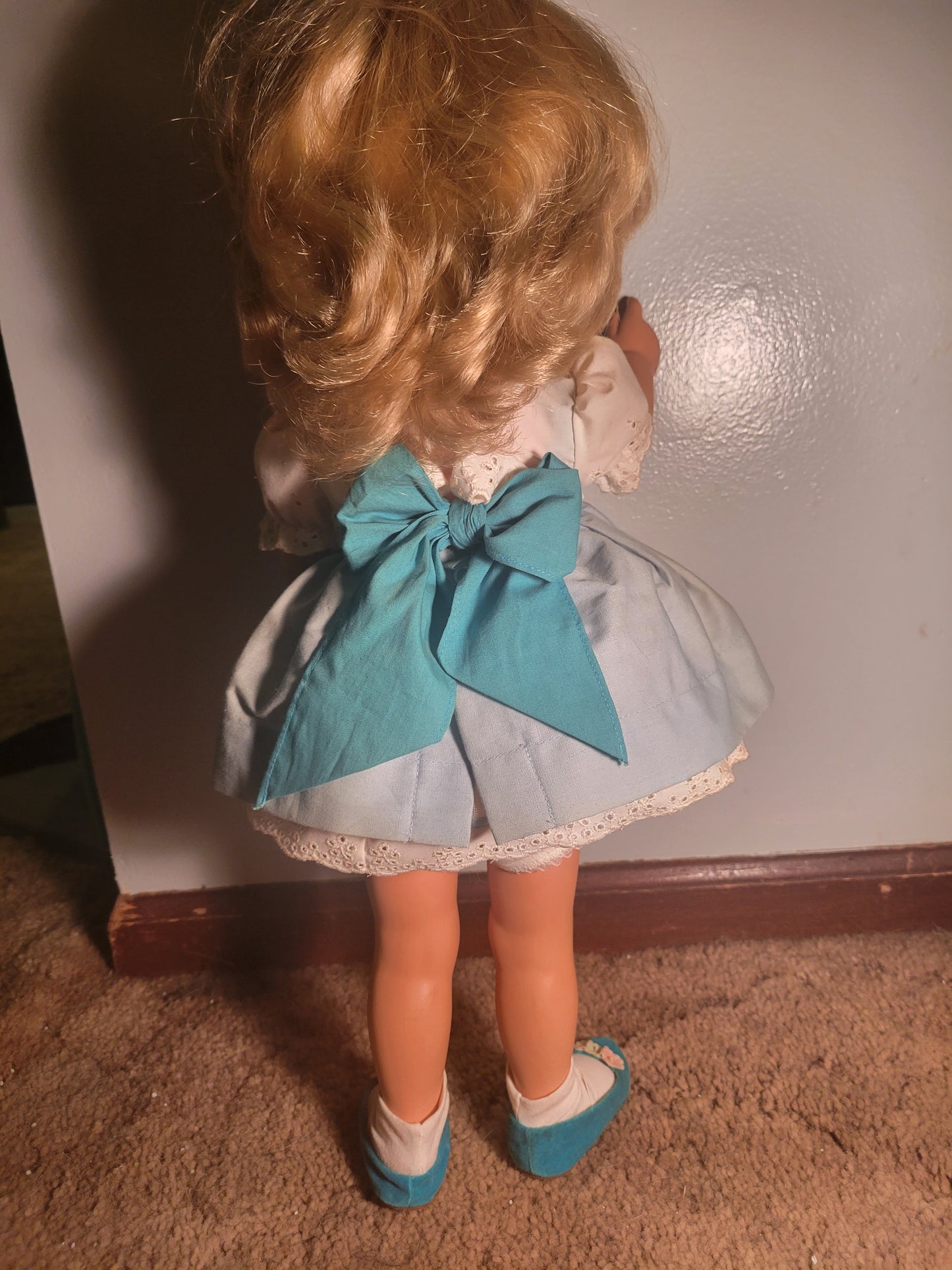 Mattel Chatty Cathy Doll 1998 Reproduction Blue Dress Amber Eyes TALKS!