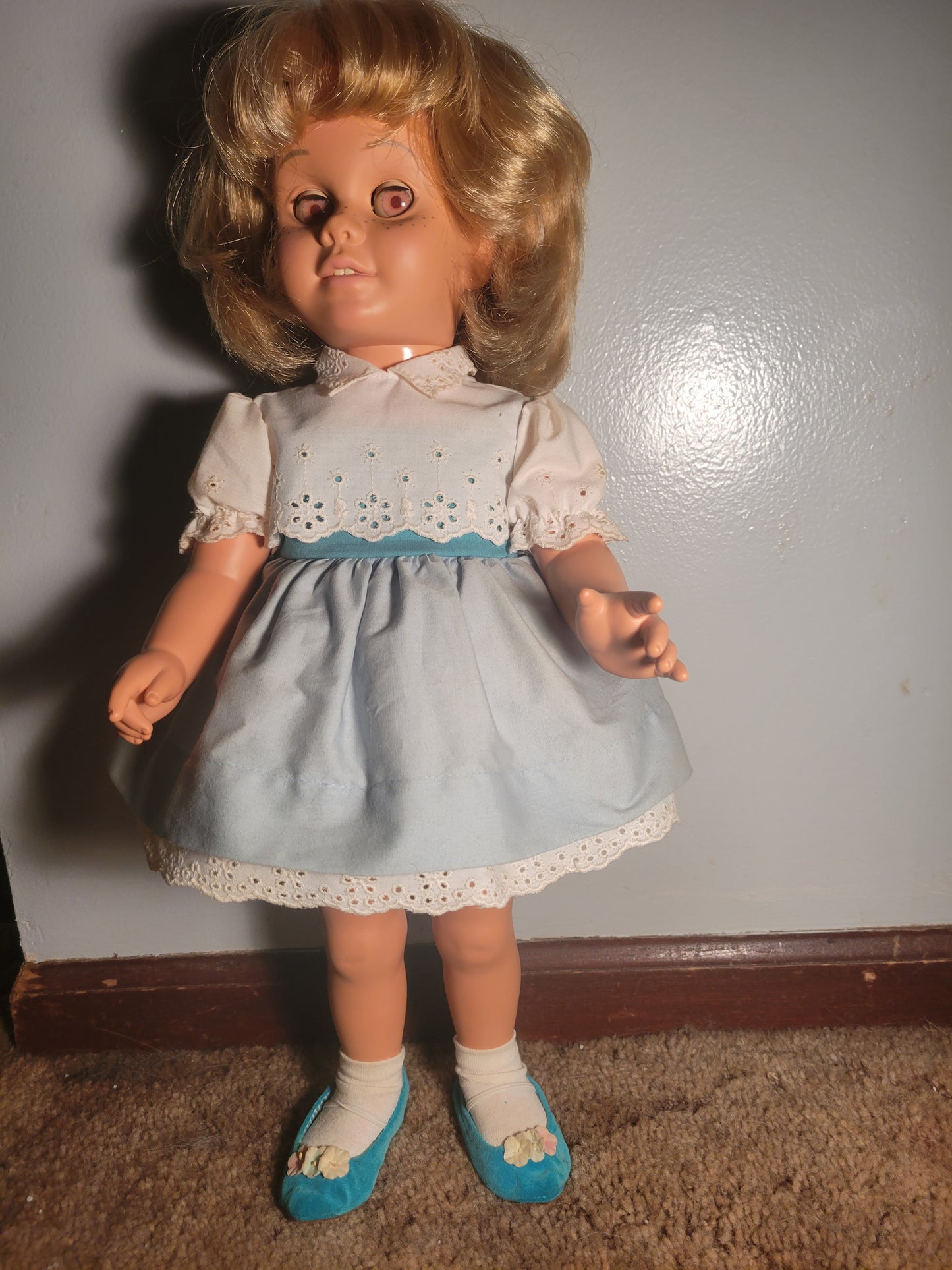 Mattel Chatty Cathy Doll 1998 Reproduction Blue Dress Amber Eyes TALKS!