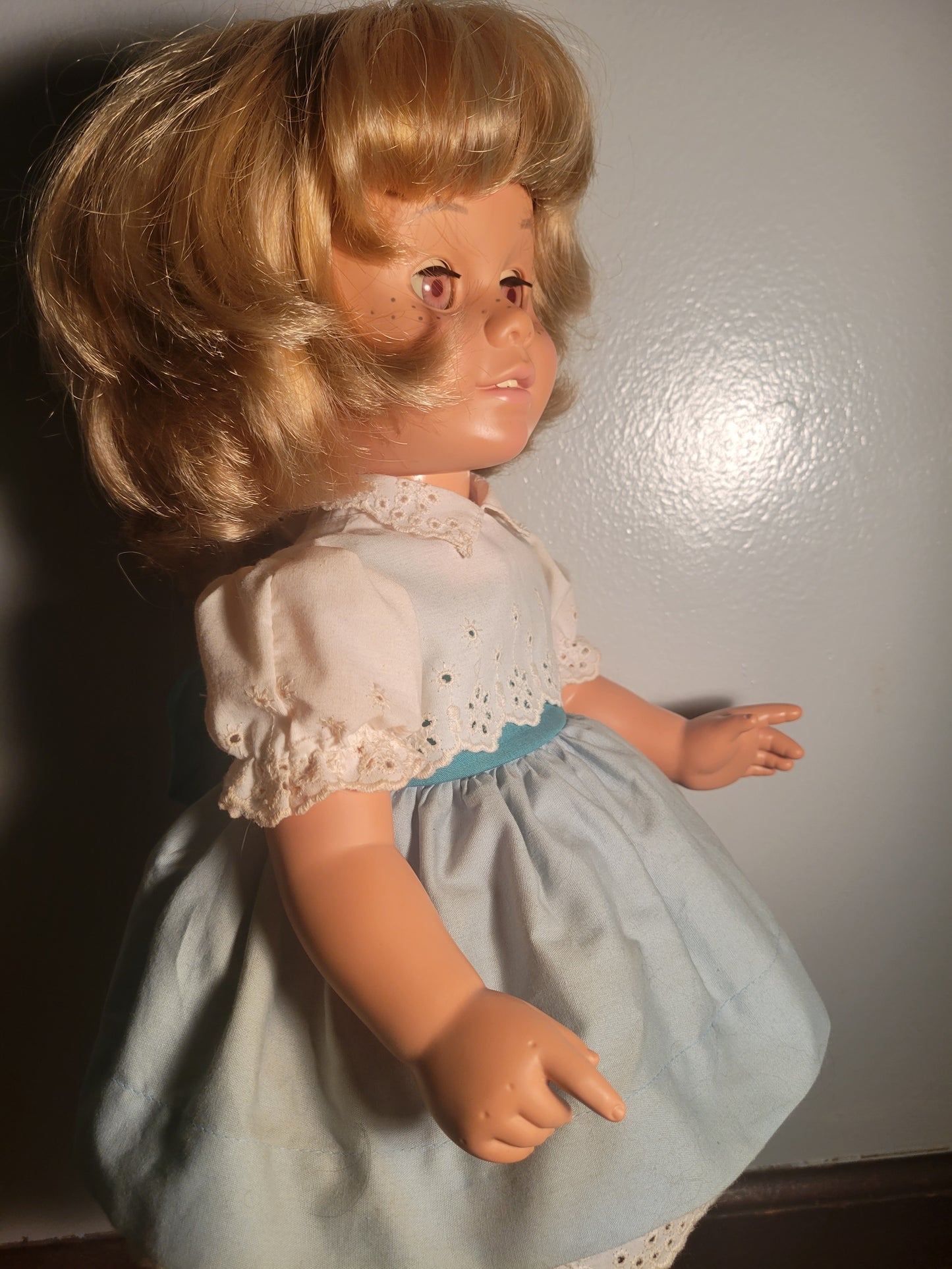 Mattel Chatty Cathy Doll 1998 Reproduction Blue Dress Amber Eyes TALKS!