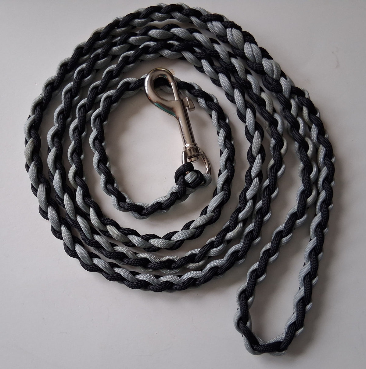 Paracord Braided Dog Leash Lead Handmade Large/Medium Dog (Black/Gray)Training
